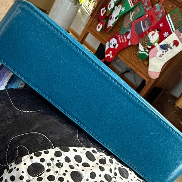 Reaction Kenneth Cole Teal Shoulder Bag - Picture 2 of 10